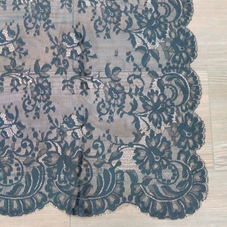 MANTILLA 130X250 NEGRA 196